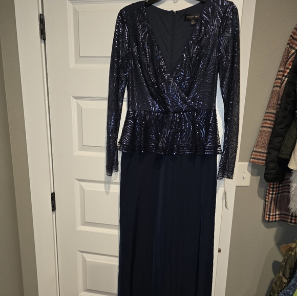 green emerald velvet dress RONNI NICOLE Dress Long Black Gold Sequins Size 16 SKU 000375-5  Designers  On A Dime